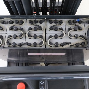 LINDE R-16-01 (1120) Reach Truck 1.60T 6.96M 2018 Y176018