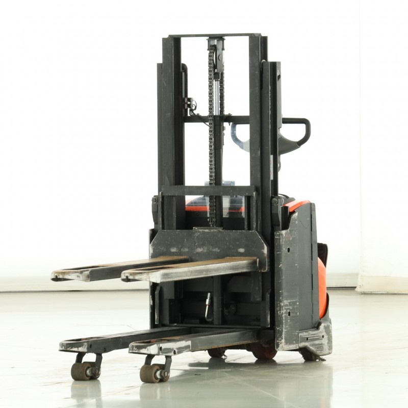 BT SWE-200-D Transpaleta electrica cu catarg 2.00T 1.90M 2017 Z175551