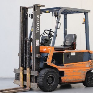 Toyota FBM25 Stivuitor electric 2.50T 3.30M 1990 MOB90