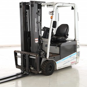 UNICARRIERS AG-1-N-1-L-16-Q Stivuitor electric 1.60T 4.50M 2014 S173698