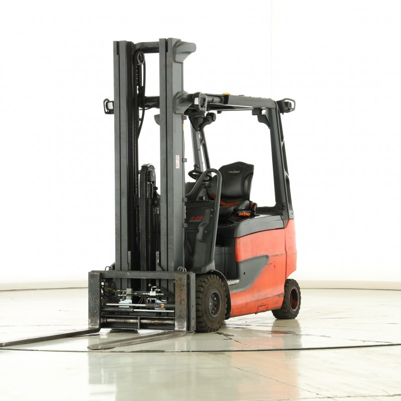 LINDE E-25-RHL-01-600 (387) Stivuitor electric 2.50T 6.43M 2019 U171854