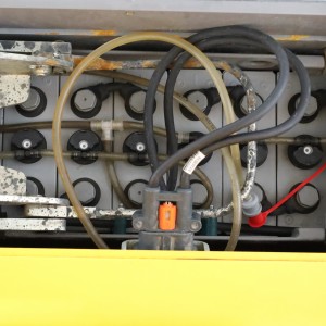 JUNGHEINRICH ERC-214-Z Transpaleta electrica cu catarg 1.40T 4.30M 2016 X173833