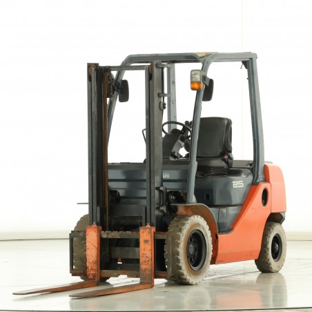 Toyota 02-8-FD-25 Diesel forklift 2.50T 3.00M 2013 E173138
