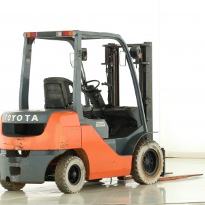 Toyota 02-8-FD-25 Diesel forklift 2.50T 3.00M 2013 E173138
