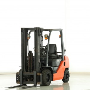 Toyota 32-8-FG-25 Stivuitor GPL 2.50T 4.70M 2014 Q173514