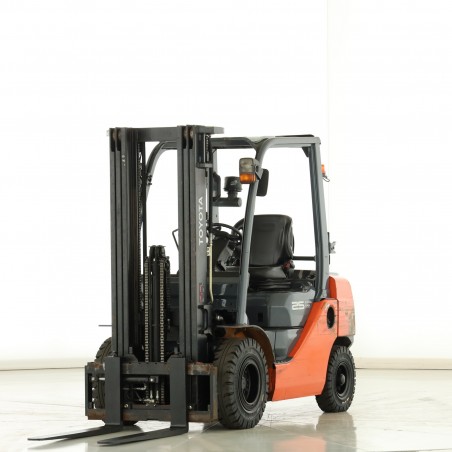 Toyota 32-8-FG-25 LPG forklift 2.50T 4.70M 2020 K173014