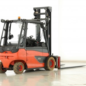 LINDE E-40-HL-01-600 (388) Stivuitor electric 4.00T 4.40M 2018 O171692