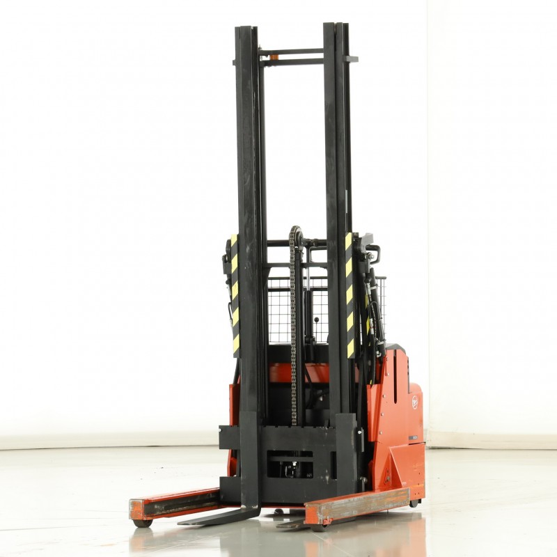 BT RWE-120 Transpaleta electrica cu catarg 1.20T 4.15M 2007 N172601