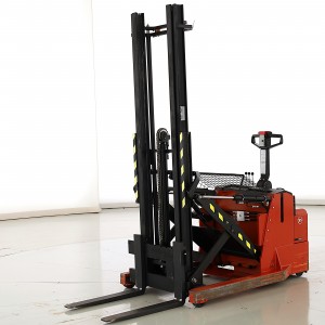 BT RWE-120 Transpaleta electrica cu catarg 1.20T 4.15M 2007 N172601
