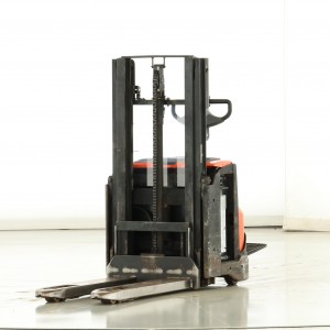 BT SWE-200-D Transpaleta electrica cu catarg 2.00T 2.10M 2010 N172627