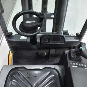 JUNGHEINRICH EFG 218 K Stivuitor electric 1.80T 8.00M 2018 Y55950