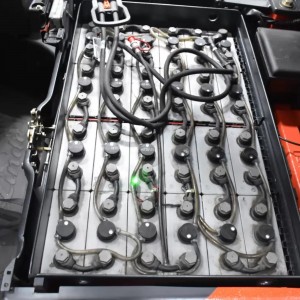 LINDE E 16 C - 02 Electric forklift 1.60T 3.04M 2017 T57297