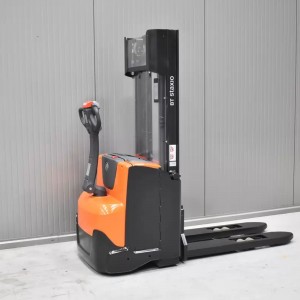Toyota SWE 120 Electric pallet truck with mast 1.20T 2.70M 2015 P57605