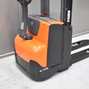Toyota SWE 120 Electric pallet truck with mast 1.20T 2.70M 2015 P57605
