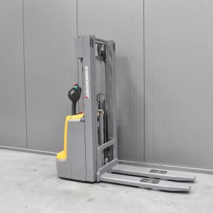 JUNGHEINRICH EJC 112 Transpaleta electrica cu catarg 1.20T 4.30M 2021 S57530