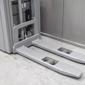 JUNGHEINRICH EJC 112 Transpaleta electrica cu catarg 1.20T 4.30M 2021 S57530
