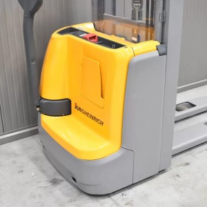 JUNGHEINRICH EJC 112 Transpaleta electrica cu catarg 1.20T 4.30M 2021 S57530