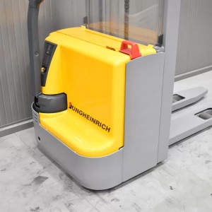 JUNGHEINRICH EJC 112 N Transpaleta electrica cu catarg 1.20T 2.90M 2018 P56097