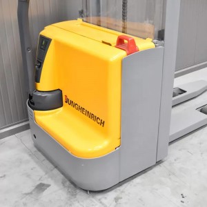 JUNGHEINRICH EJC 112 N Electric pallet truck with mast 1.20T 2.90M 2017 D53199
