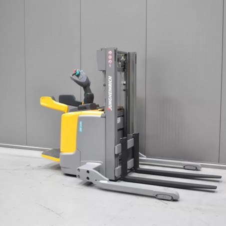 JUNGHEINRICH ERC 216B Transpaleta electrica cu catarg 1.60T 2.40M 2024 F56087