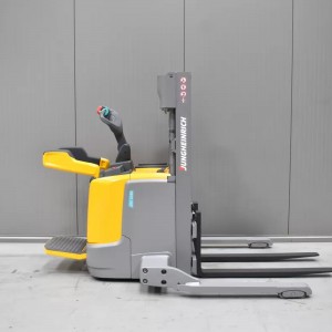 JUNGHEINRICH ERC 216B Transpaleta electrica cu catarg 1.60T 2.40M 2024 F56087