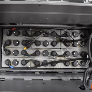 JUNGHEINRICH ERC 216B Transpaleta electrica cu catarg 1.60T 2.40M 2024 F56087