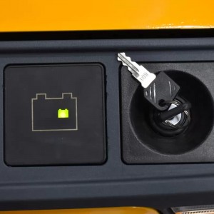 JUNGHEINRICH EJC 214 Transpaleta electrica cu catarg 1.40T 2.90M 2020 V53373