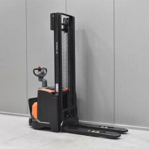 Toyota SWE 120 Electric pallet truck with mast 1.20T 3.70M 2017 A54028