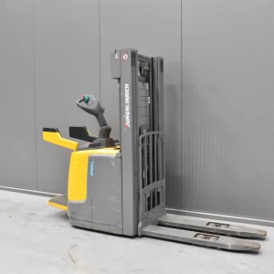 JUNGHEINRICH ERC 214 Electric pallet truck with mast 1.40T 4.30M 2018 Z57199