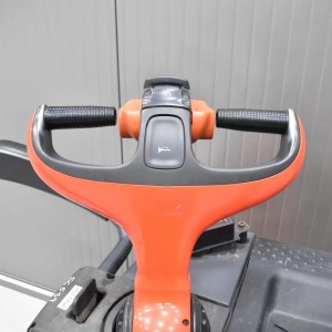 LINDE D 12 AP Electric pallet truck with mast 1.20T 1.92M 2019 P56539