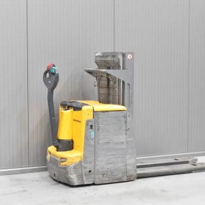 JUNGHEINRICH EJD 222 Electric pallet truck with mast 2.20T 2.01M 2021 N57681