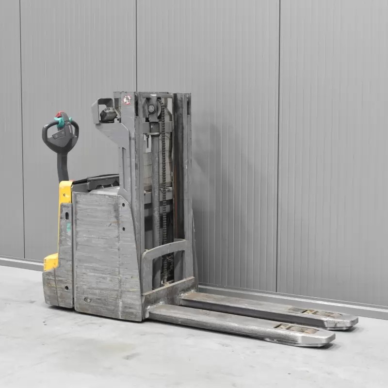 JUNGHEINRICH EJD 222 Electric pallet truck with mast 2.20T 2.01M 2021 M57680