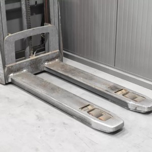 JUNGHEINRICH EJD 222 Electric pallet truck with mast 2.20T 2.01M 2021 M57680
