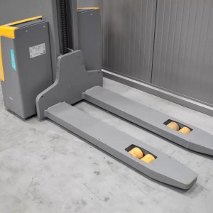 JUNGHEINRICH EJC M10 Transpaleta electrica cu catarg 1.00T 1.54M 2020 L57523