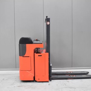 LINDE L 12 R Transpaleta electrica cu catarg 1.20T 1.54M 2013 R56567