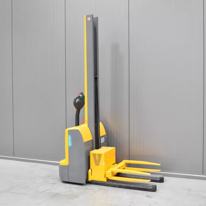 JUNGHEINRICH EMC 110 Electric pallet truck with mast 0.05T 1.95M 2022 P56669
