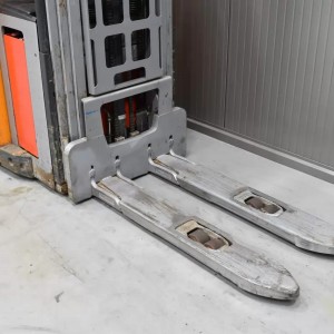STILL FXV 14 Transpaleta electrica cu catarg 1.40T 5.40M 2022 A55172