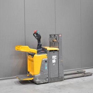 JUNGHEINRICH ERD 220 DRIVEPLUS Transpaleta electrica cu catarg 2.00T 2.01M 2019 W54310