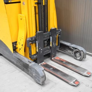 JUNGHEINRICH ETV 110 Reach Truck 1.00T 6.50M 2013 T57375
