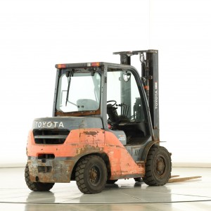 Toyota 40-8-FD-40-N Stivuitor diesel 4.00T 3.70M 2015 O176944
