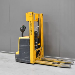 JUNGHEINRICH EJC 214 Electric pallet truck with mast 1.40T 2.50M 2014 B54861