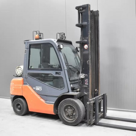 Toyota 02-8FGF30 Stivuitor GPL 3.00T 4.50M 2009 R57919