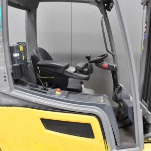 JUNGHEINRICH EFG 220 Electric forklift 2.00T 5.00M 2018 P57709