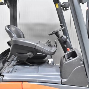 LINDE E 12 - 02 Stivuitor electric 1.20T 3.14M 2015 E57646
