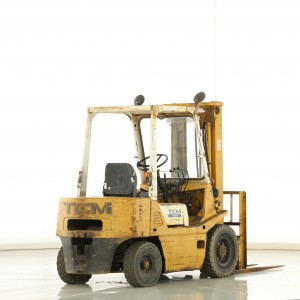 TCM FD-25-Z-1-T Diesel forklift 2.50T 3.30M 1983 D177349