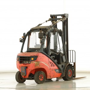 LINDE H-30-D-02 (393) Stivuitor diesel 3.00T 4.35M 2019 W177056