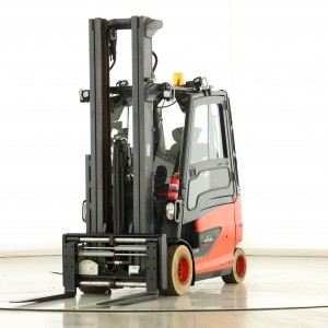 LINDE E-30-HL-01-600 (387) Stivuitor electric 3.00T 7.03M 2018 E174126