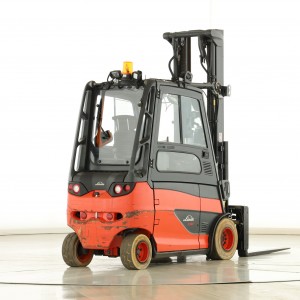 LINDE E-30-HL-01-600 (387) Stivuitor electric 3.00T 7.03M 2018 E174126