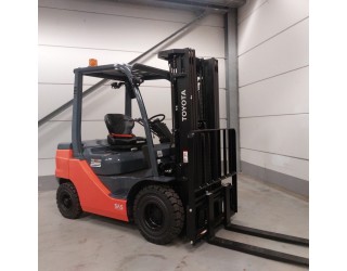 Toyota TOYOTA 52-8FDF25 Stivuitor diesel 4N3-TOYOTA528FDF25-0585