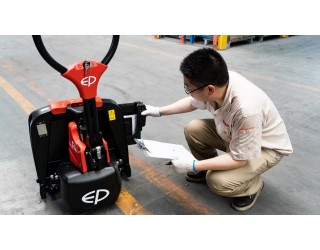 EP F4 Transpaleta electrica 1.5T Promotie - 4.390 LEI